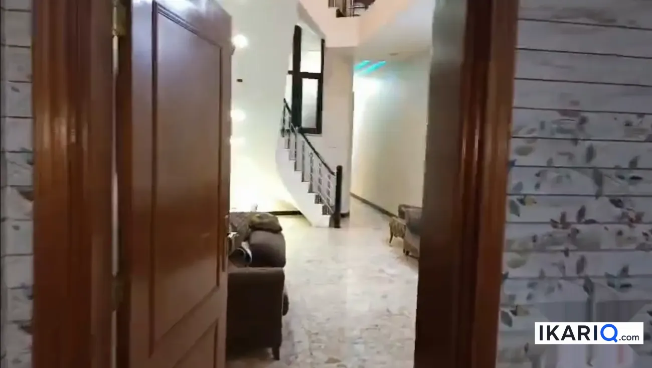 دار للبيع في الكرادة - 131 م² / 398,750,000 IQD — صورة 4