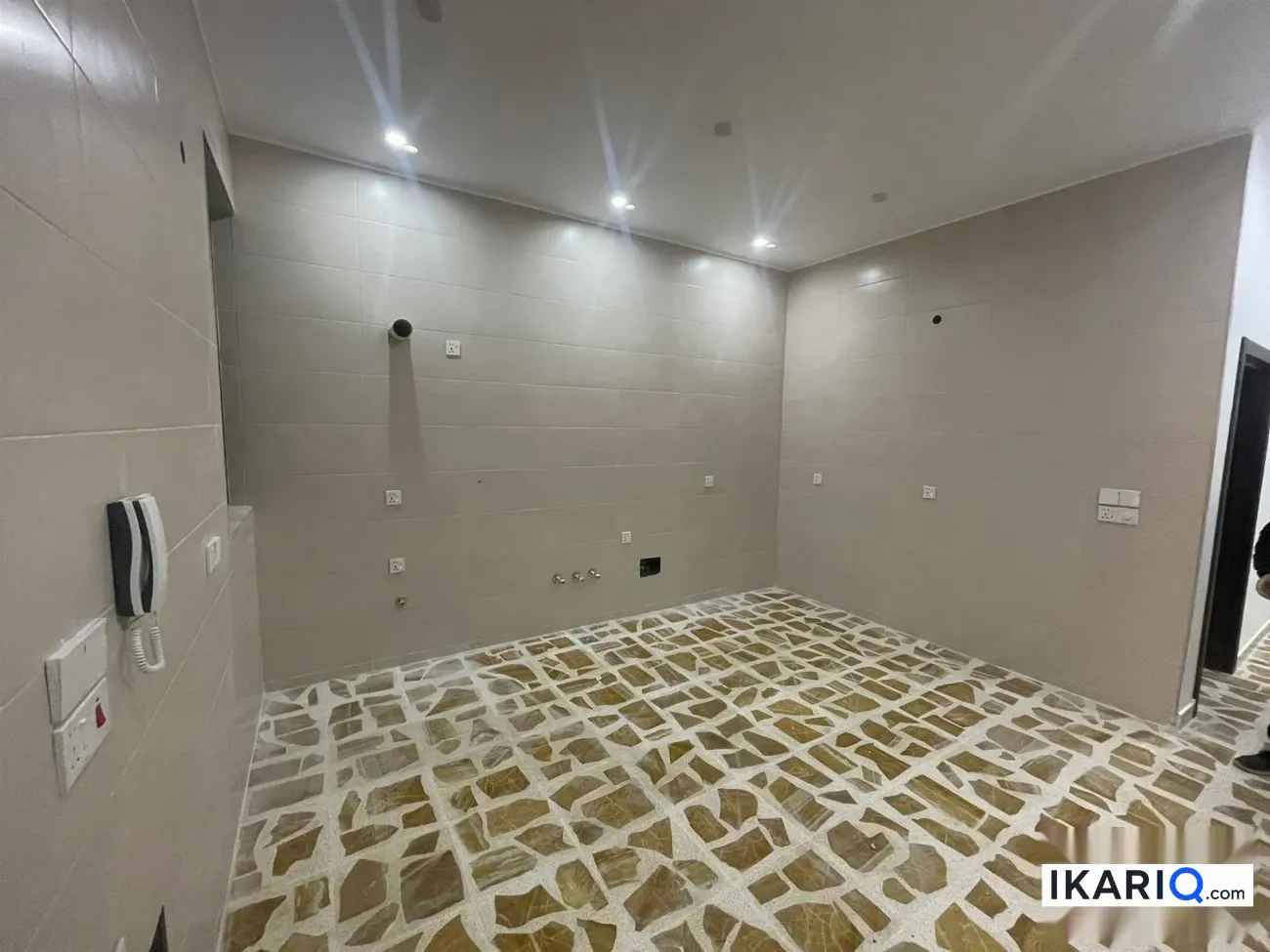 دار للإيجار في الكرادة - 135 م² / 1,350,000 IQD — صورة 7