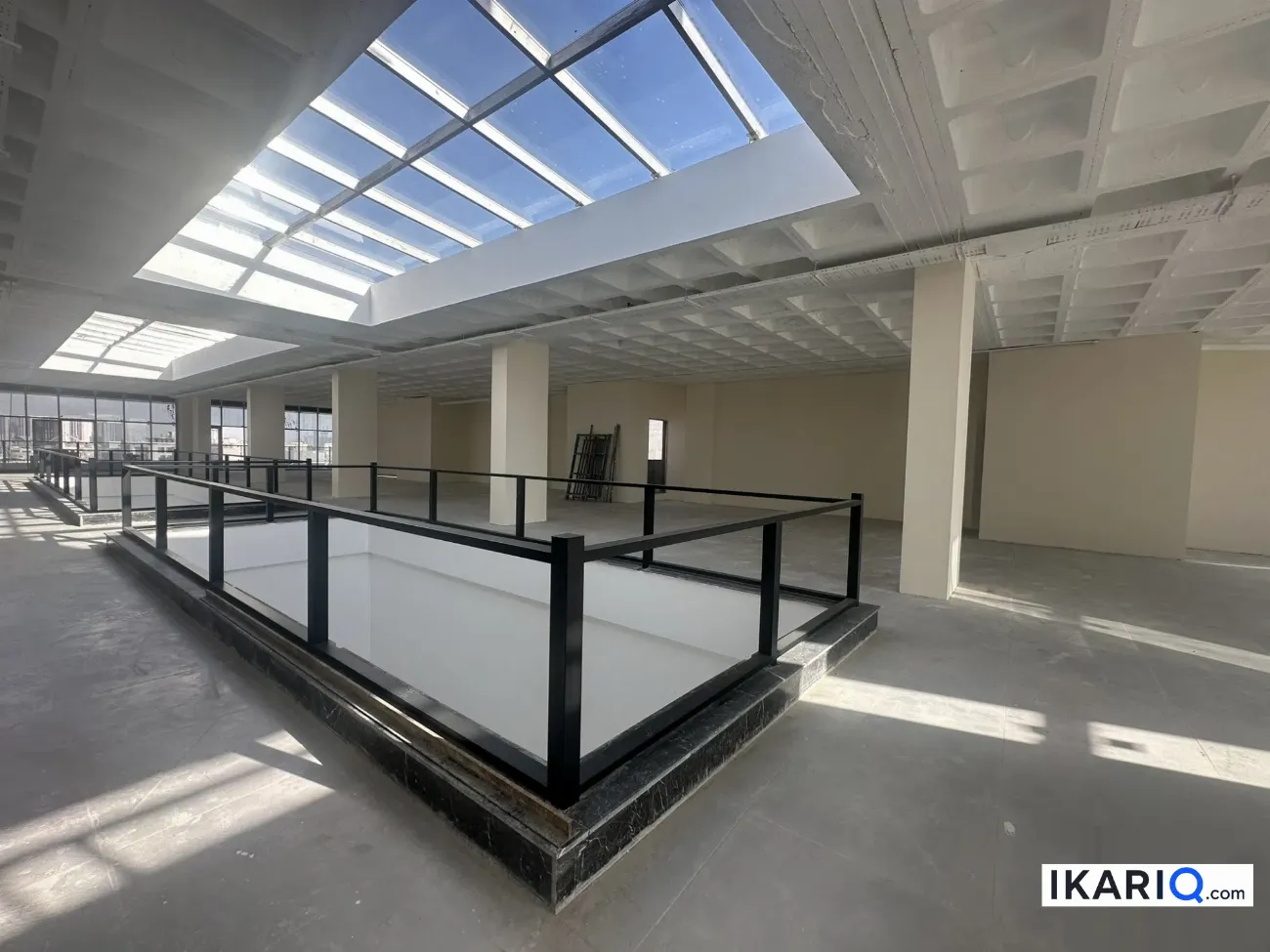 طابق من عمارة للإيجار في الحارثية - 1000 م² / 17,400,000 IQD — صورة 2