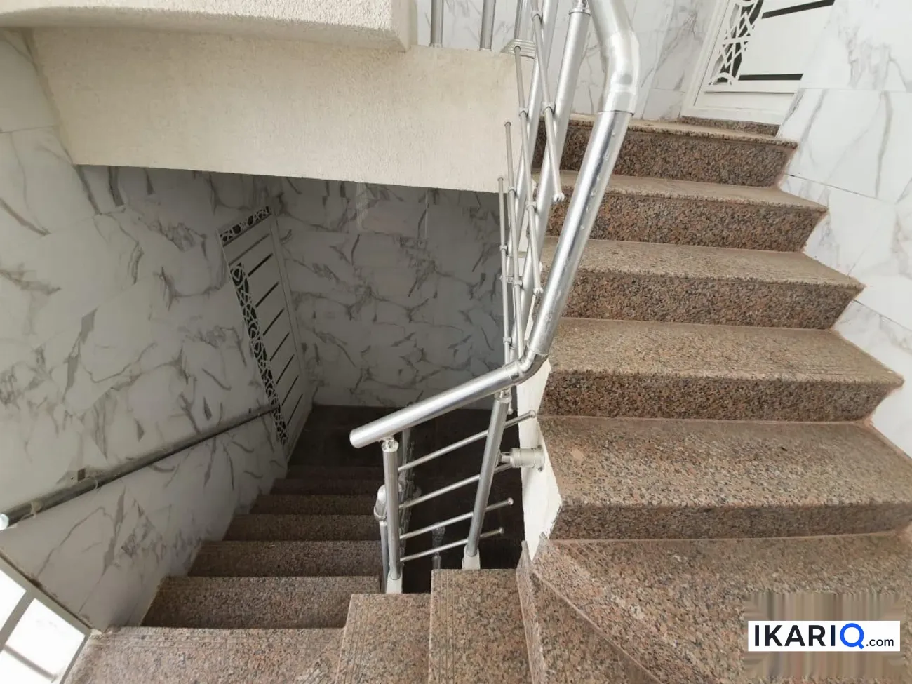 عمارة للبيع في الصرافية - 550 م² / 975,000,000 IQD — صورة 8