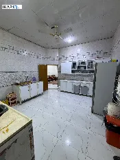 دار للبيع في البصرة - 205 م² / 420,000,000 IQD — صورة 4