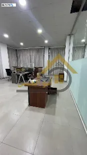 طابق من عمارة للإيجار في عمان - 250 م² / 3,000,000 IQD — صورة 4