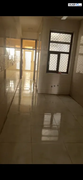دار للإيجار في الكرادة - 90 م² / 650,000 IQD