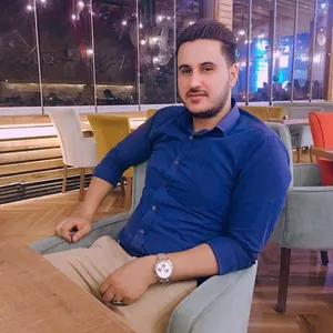 مصطفى فاخر