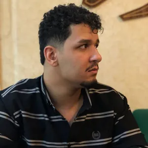 مصطفى